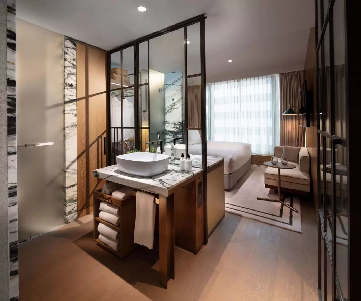 King Room – Bathroom 1