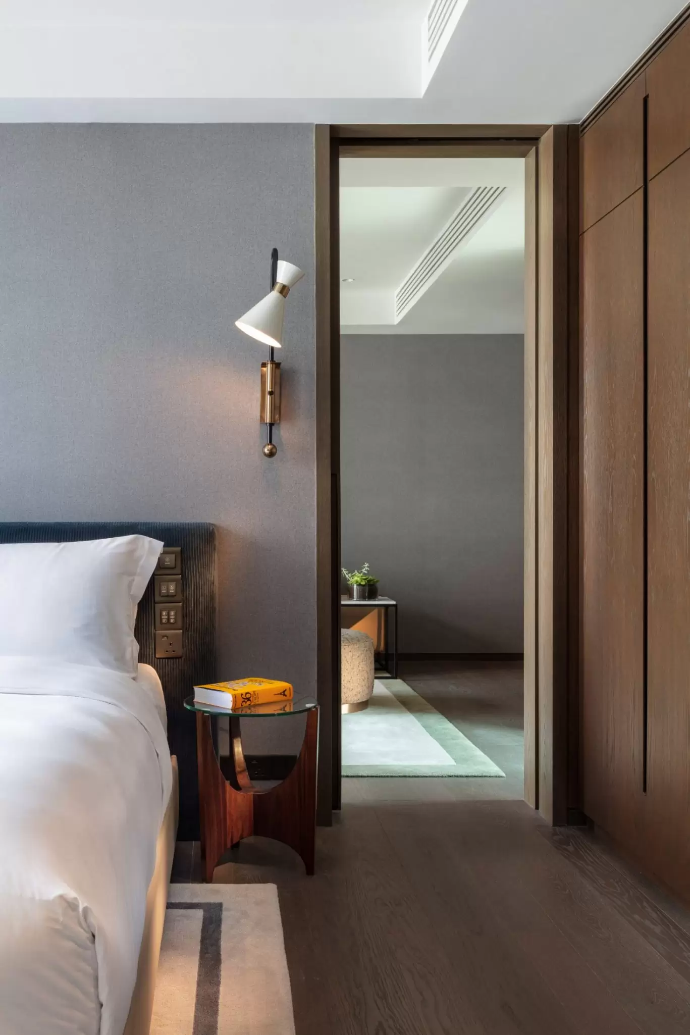 The Library Suite - Bedroom