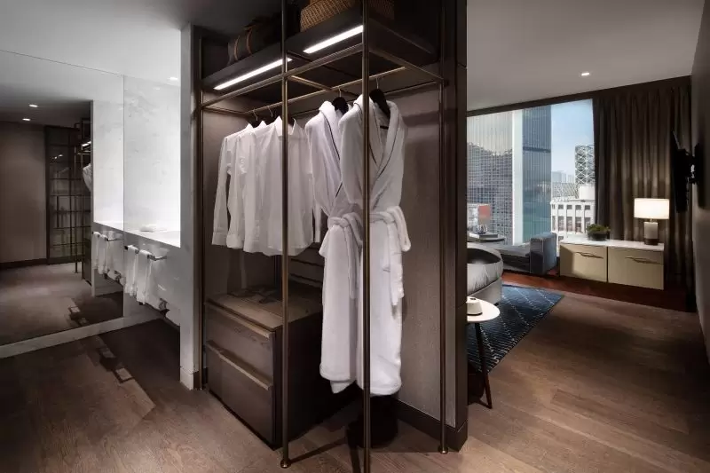 The Hari HK_Premium Corner Room – Bathroom & Closet_resized