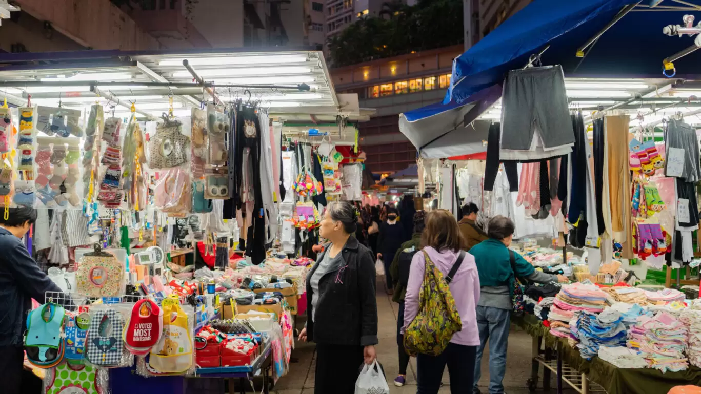464839-Tai-Yuen-Street-Toy-Market