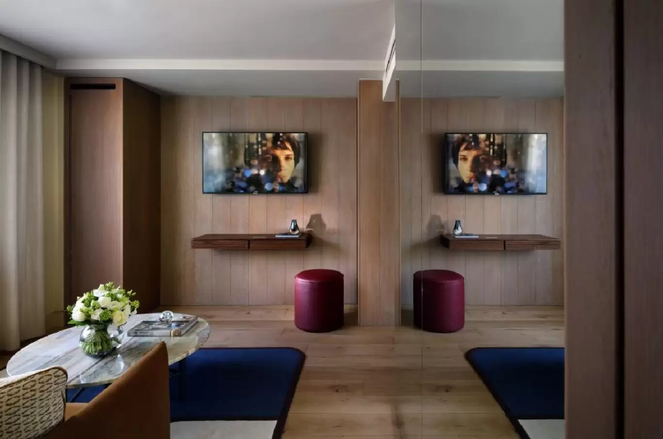 King Suite_Living Area (02)