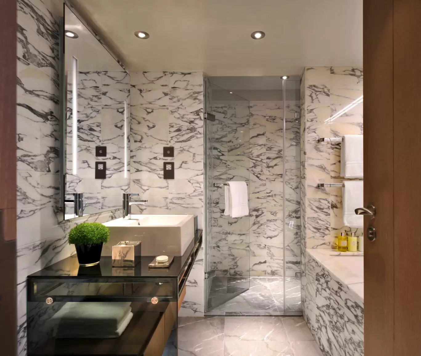 The Lockhart Suite_Bathroom (02)